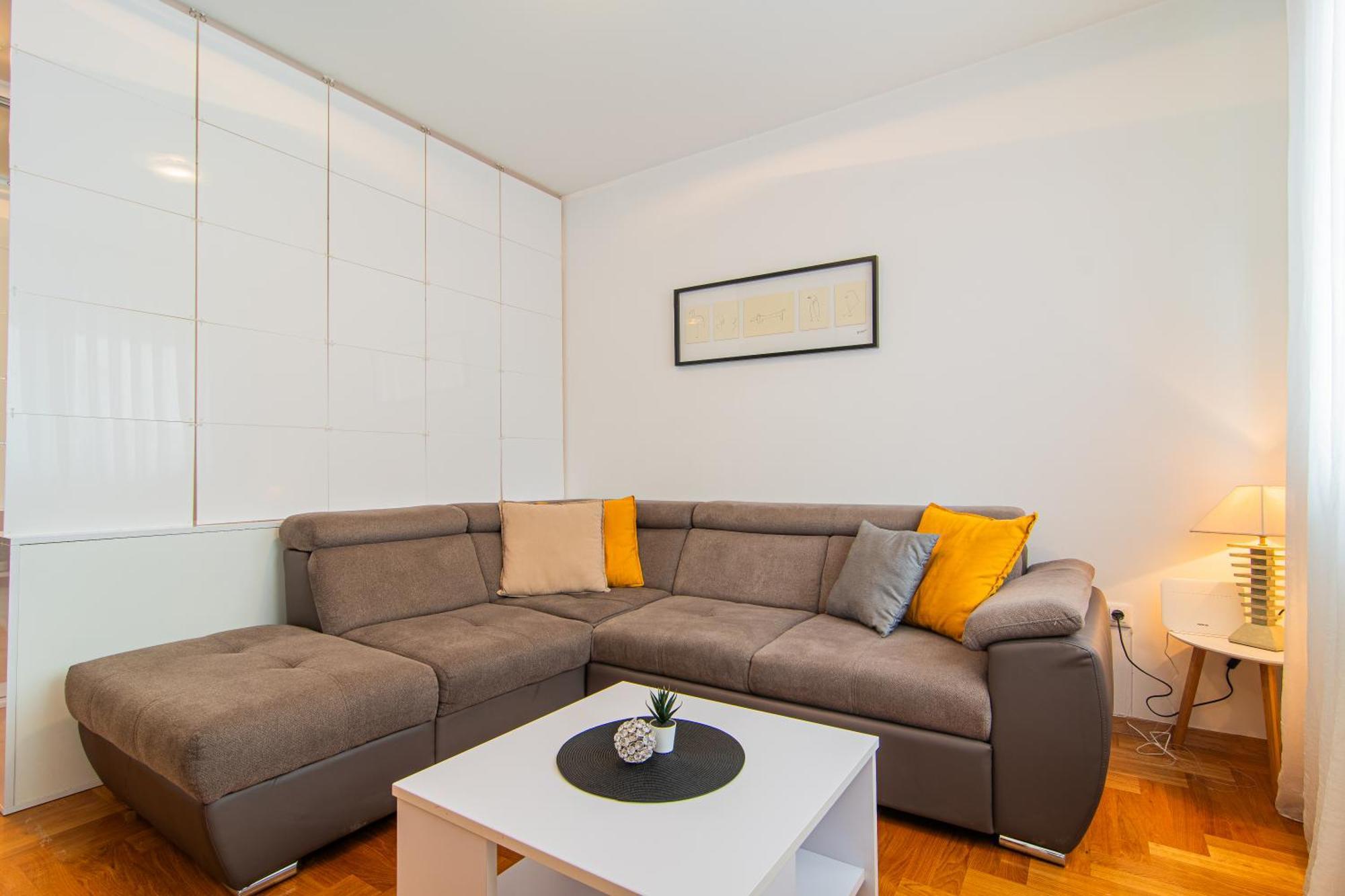 Flexible Selfcheckins 97 - Zagreb - Garden - Parking- Loggia - 2 Bedrooms Εξωτερικό φωτογραφία