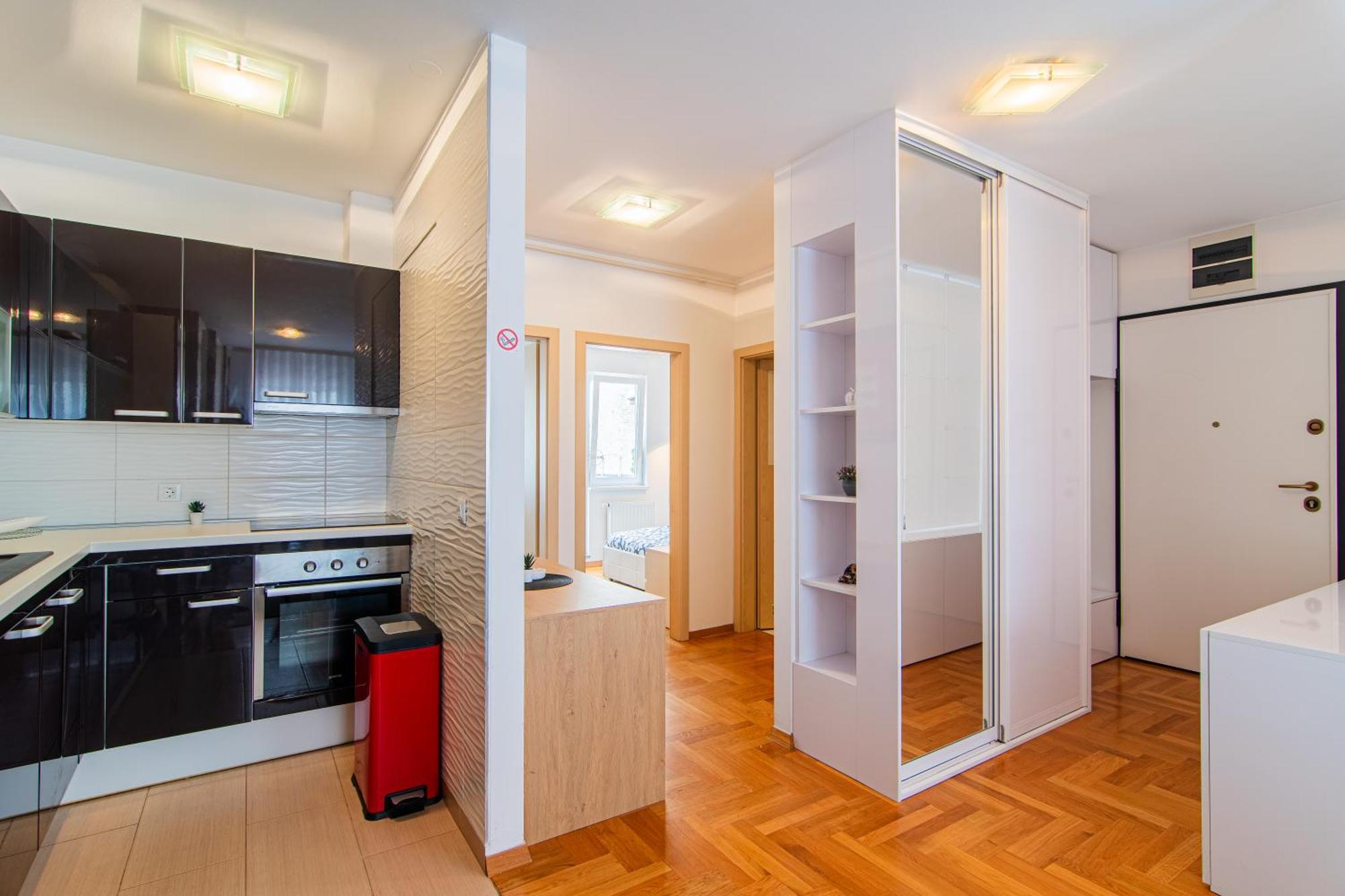 Flexible Selfcheckins 97 - Zagreb - Garden - Parking- Loggia - 2 Bedrooms Εξωτερικό φωτογραφία